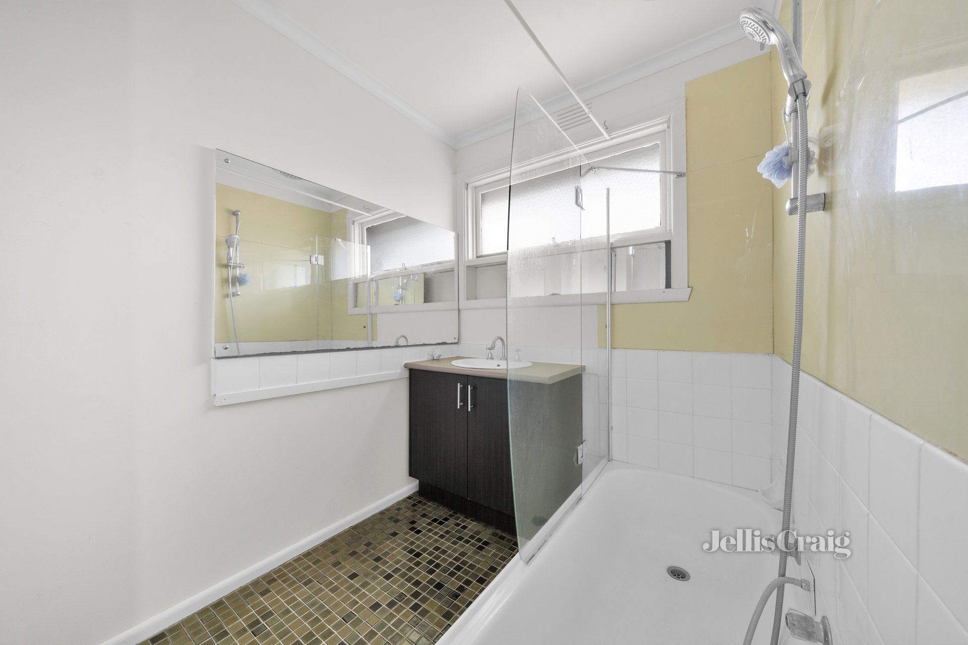 8 Ormiston Street, Mount&nbsp;Waverley image 5