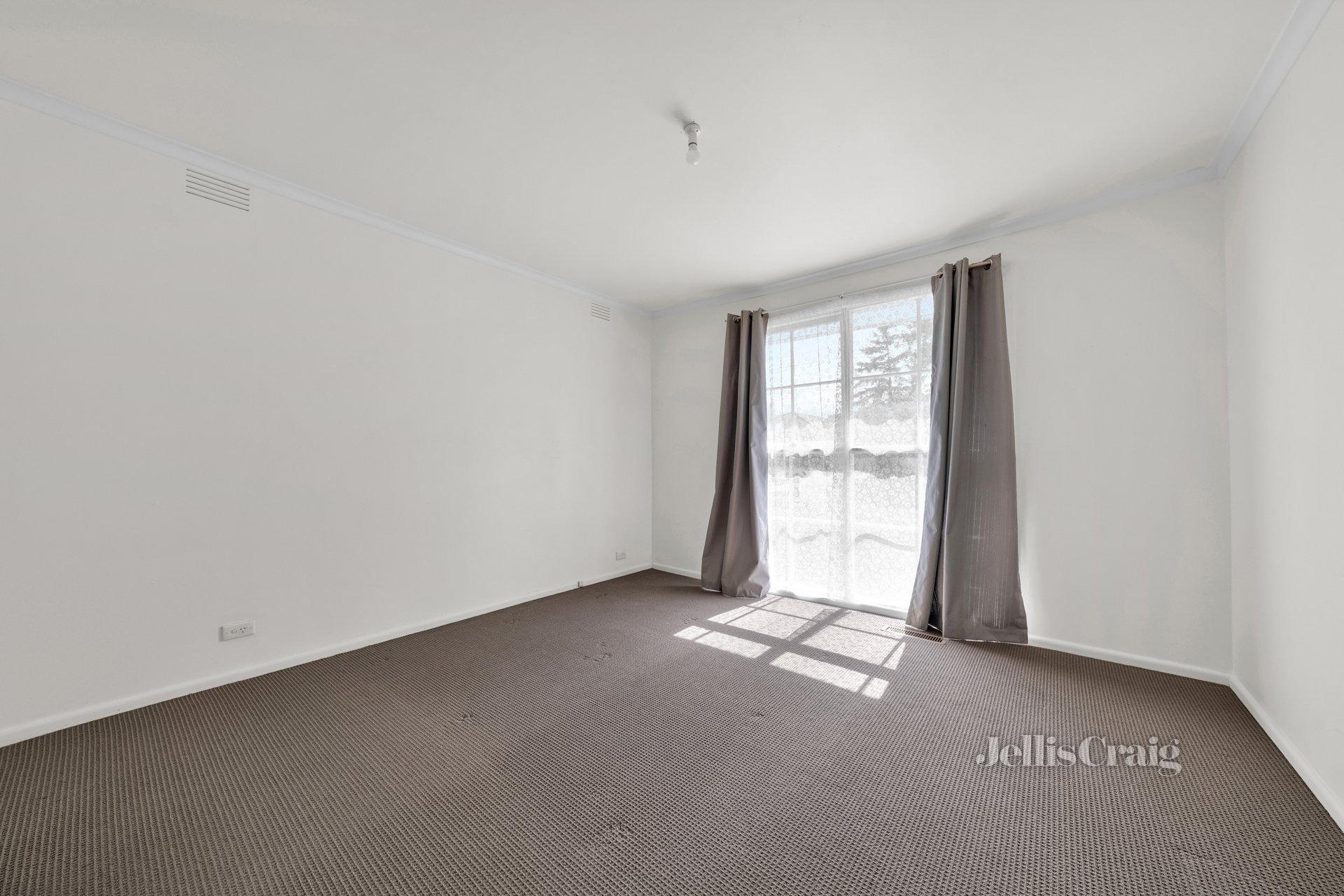 8 Ormiston Street, Mount&nbsp;Waverley image 6