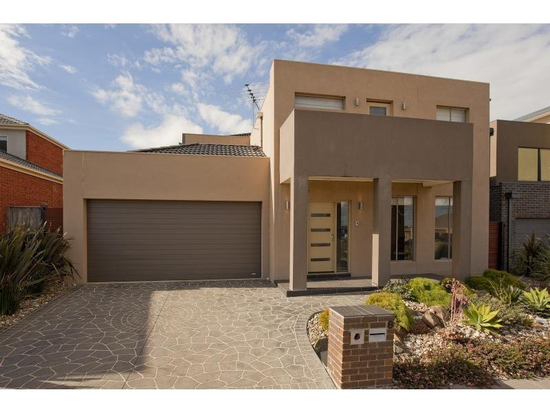 8 Osprey Place, Craigieburn image 1