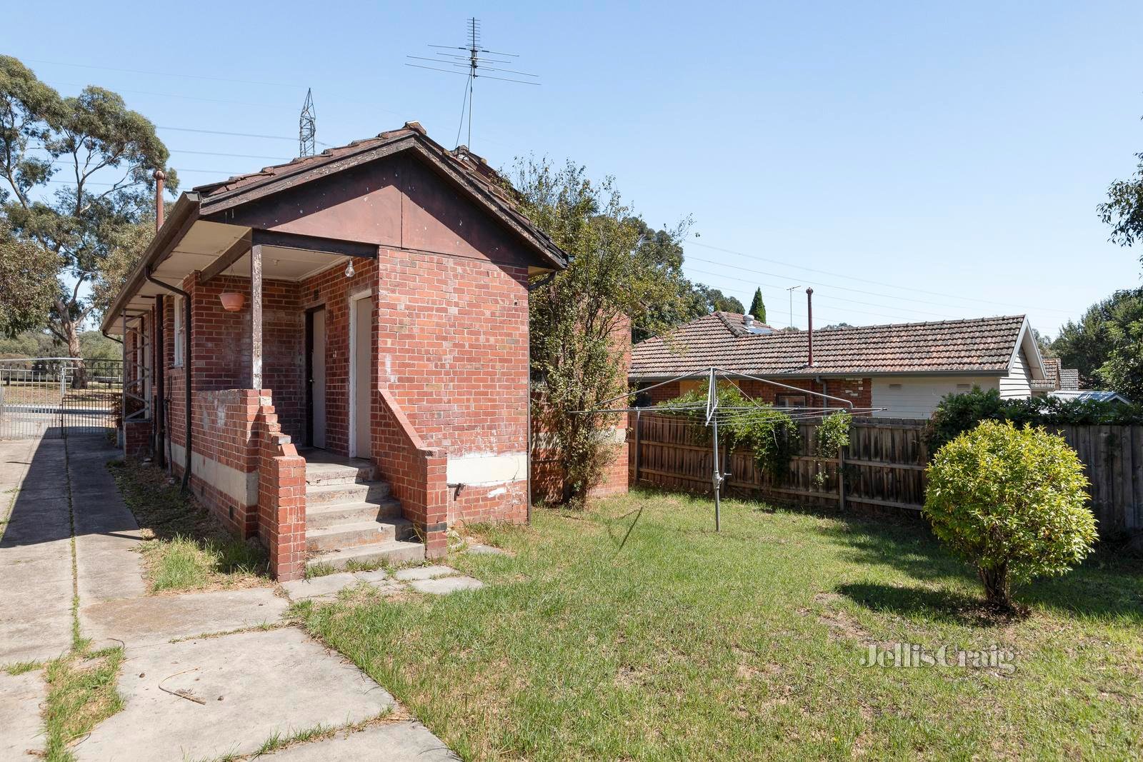 8 Outlook Road, Coburg North image 2