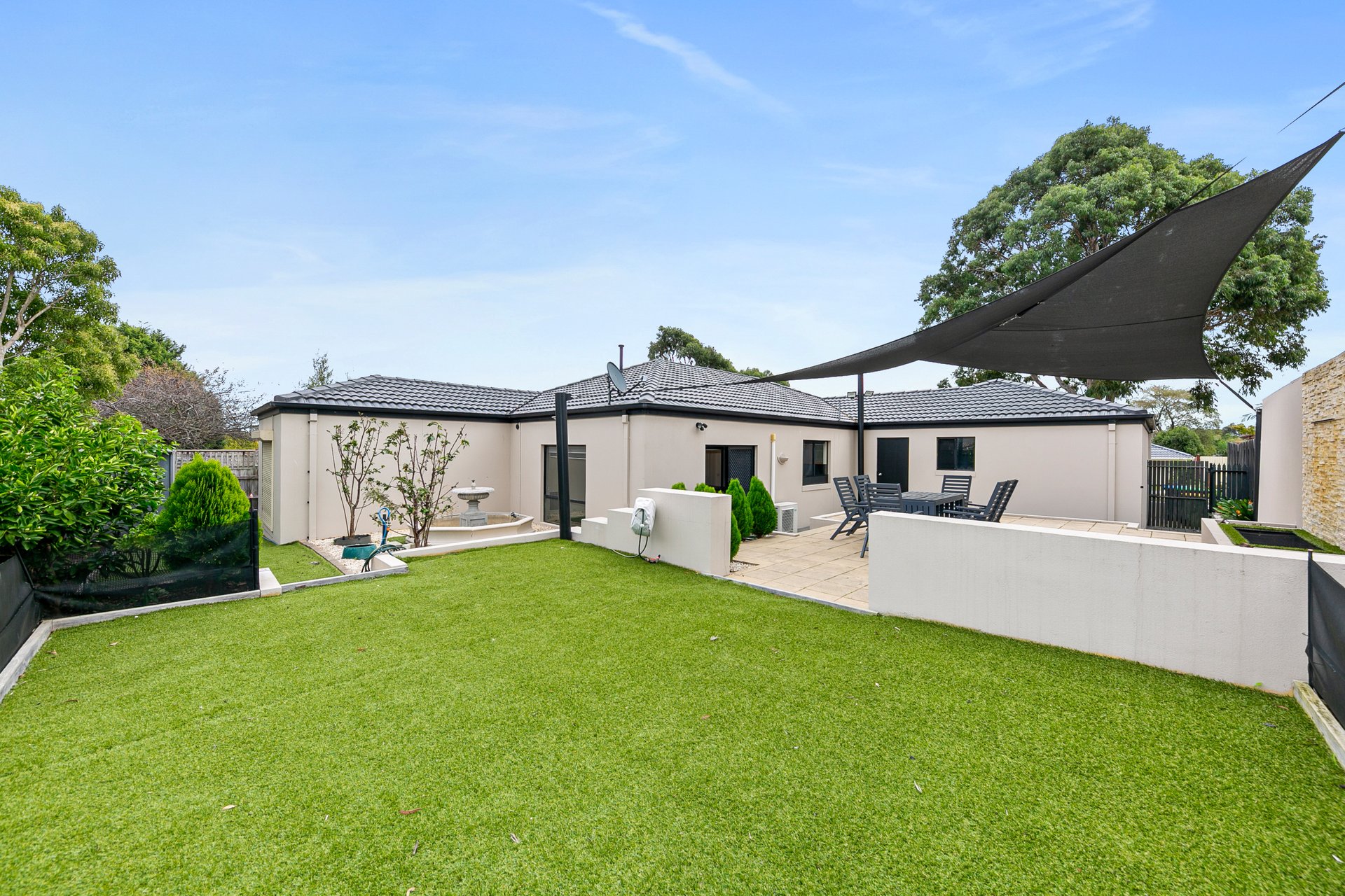 8 Overton Close, Rowville image 4