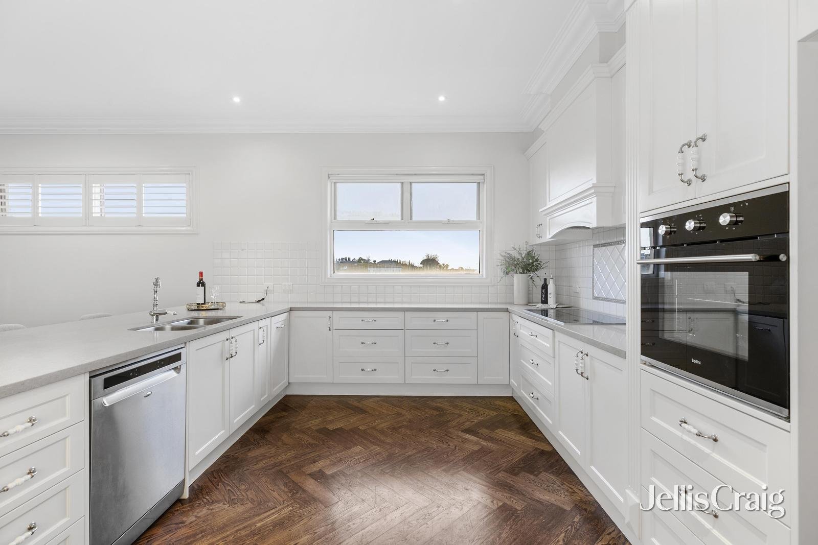 8 Pamela Grove, Templestowe Lower image 6