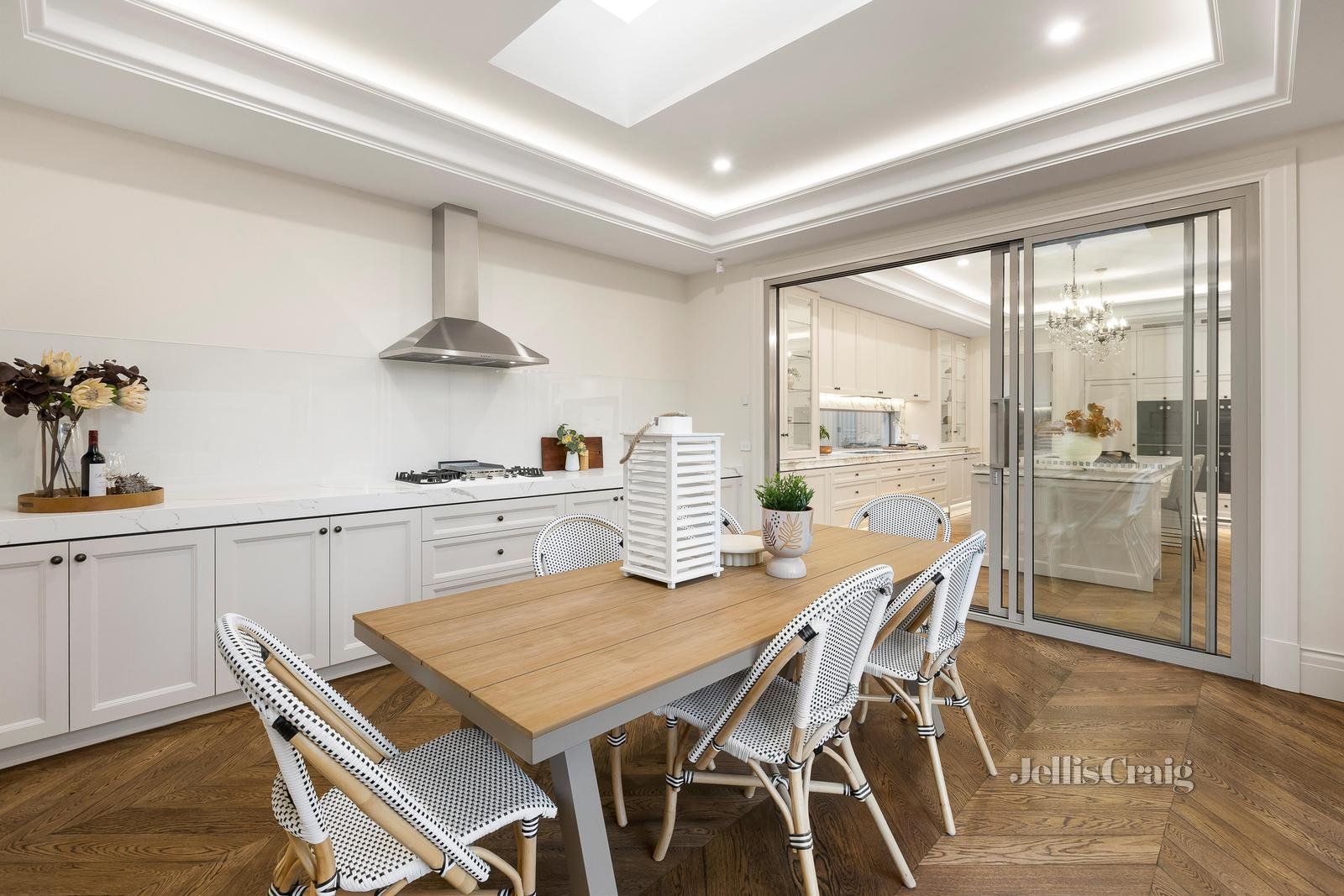 8 Panoramic Grove, Glen Waverley image 18