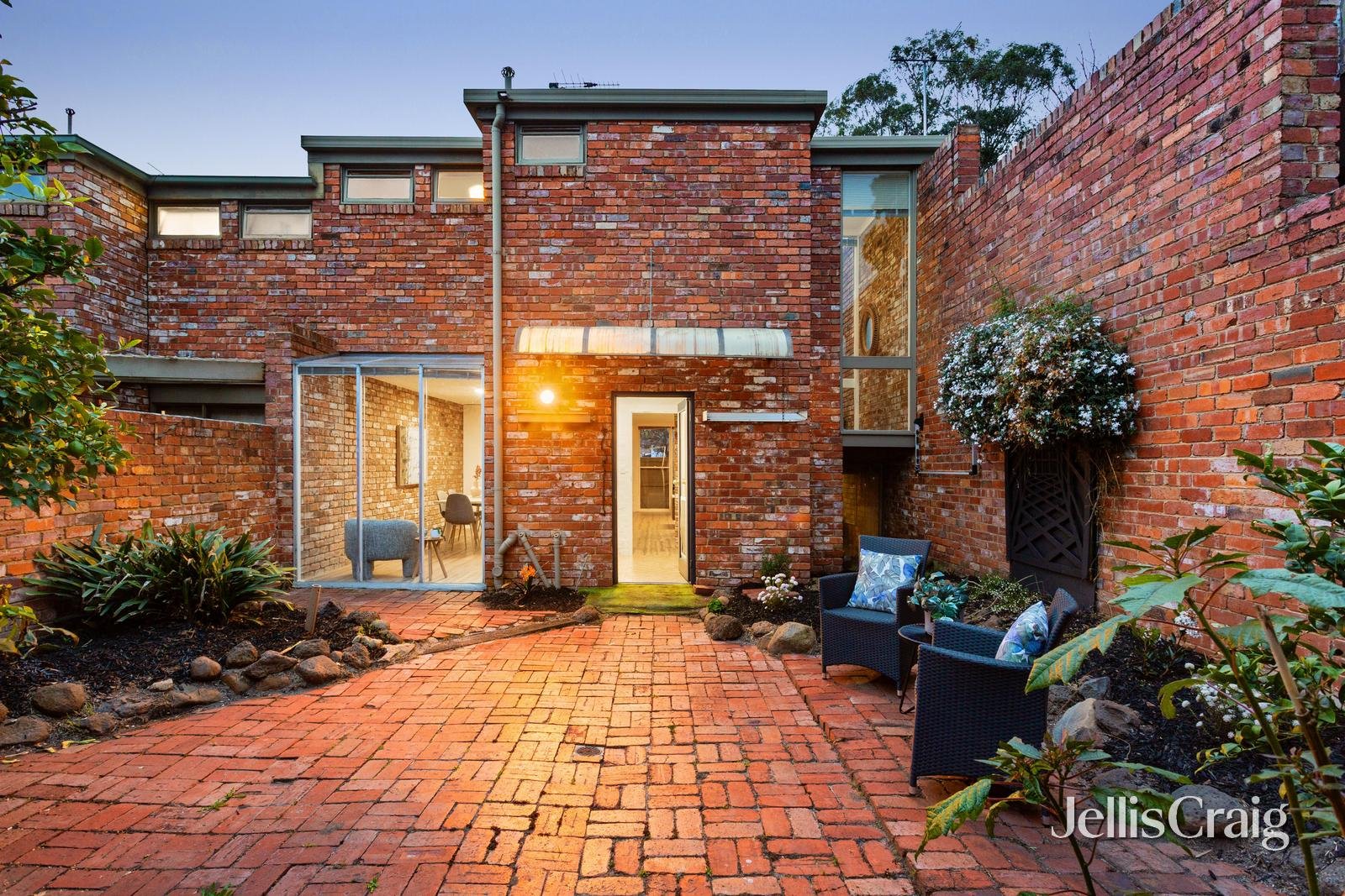 8 Park Lane, Kew image 10