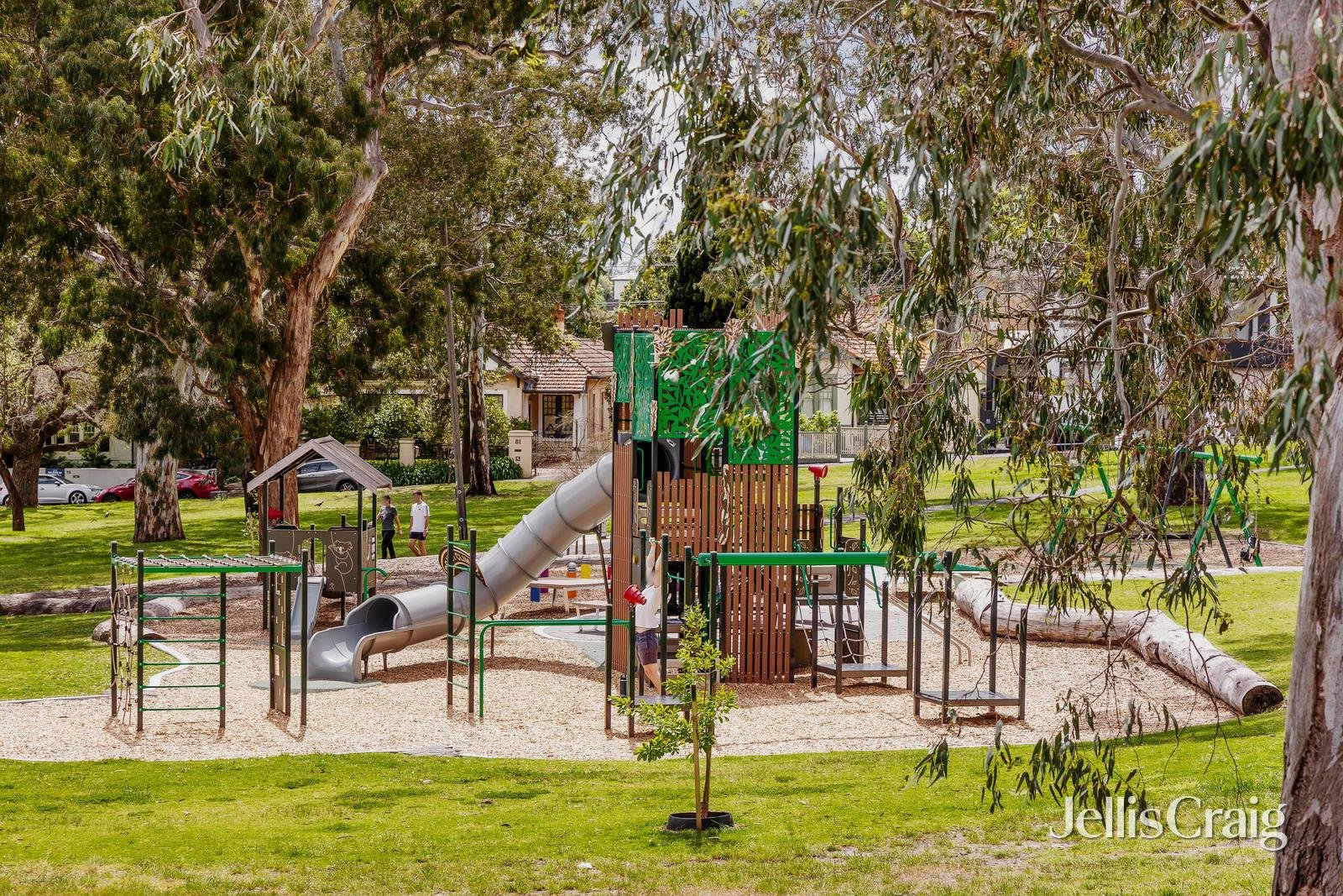 8 Park Lane, Kew image 12