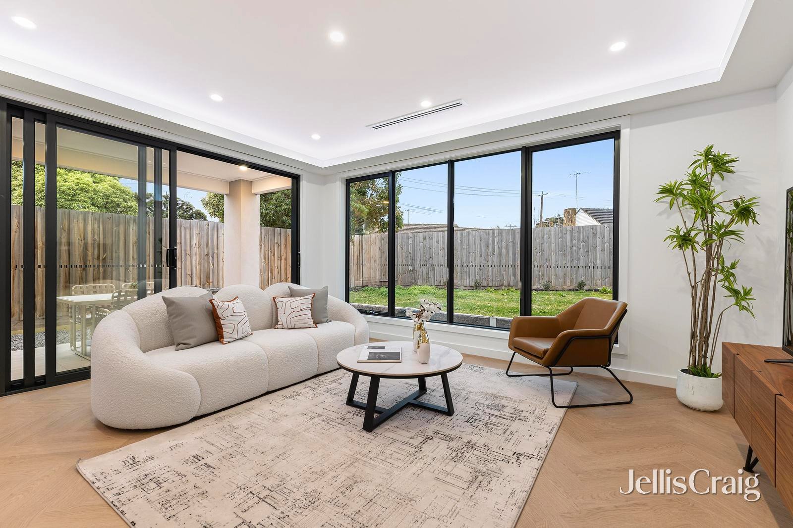 8 Paul Street, Doncaster image 2