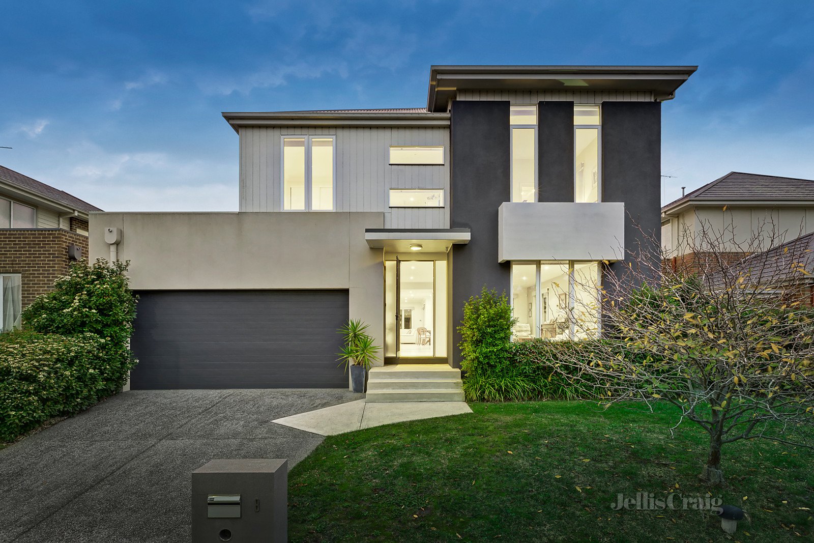 8 Pescott Close, Burwood image 2