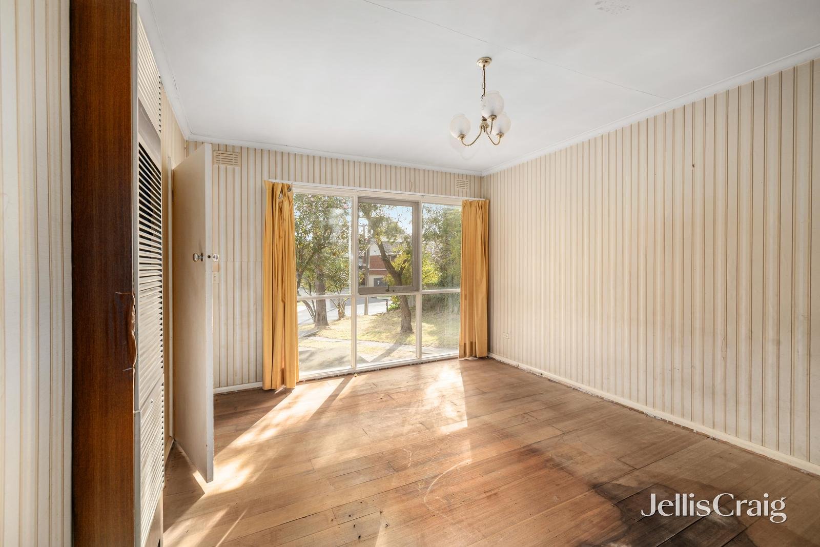8 Pickford Street, Burwood East image 3
