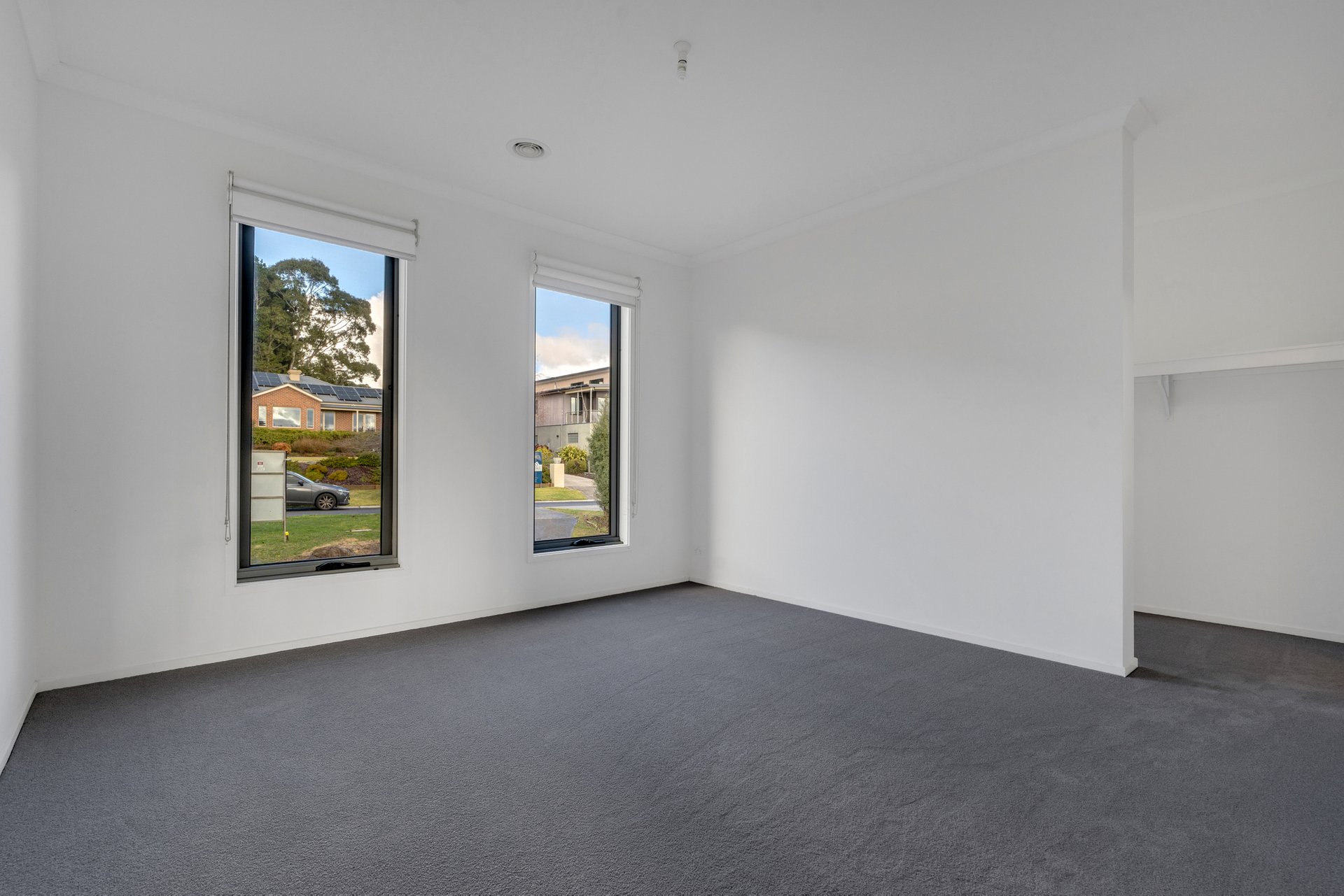 Property Gallery Thumbnail 9