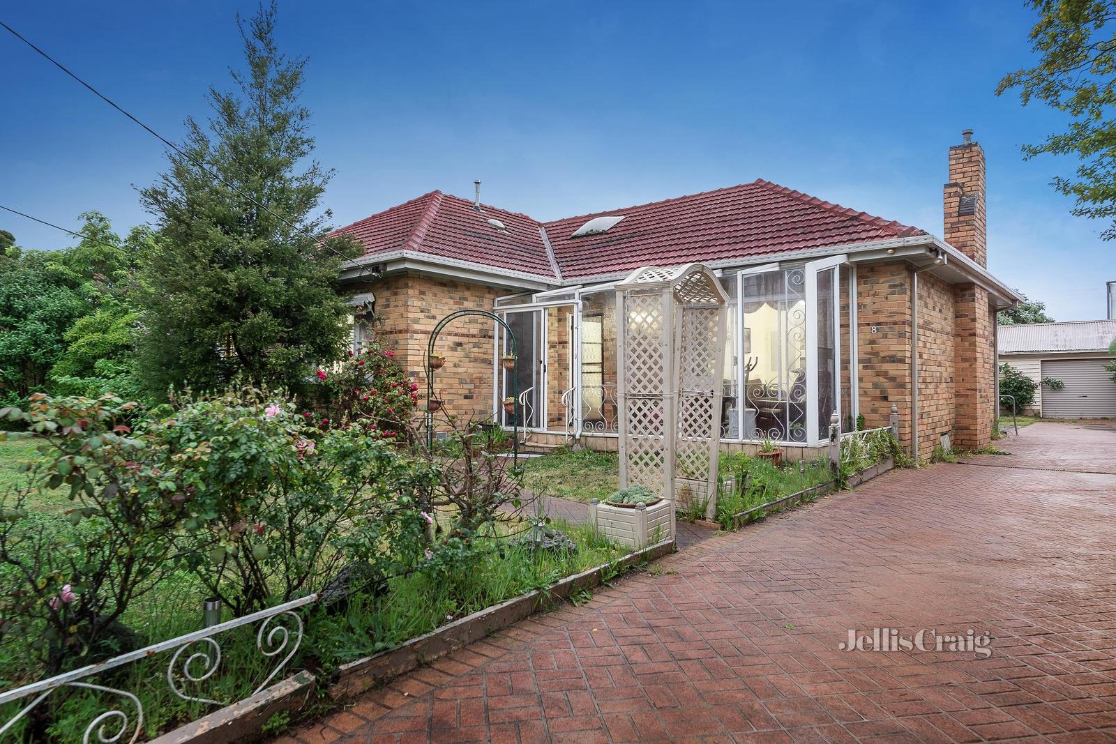 8 Pine Way, Doncaster East image 2