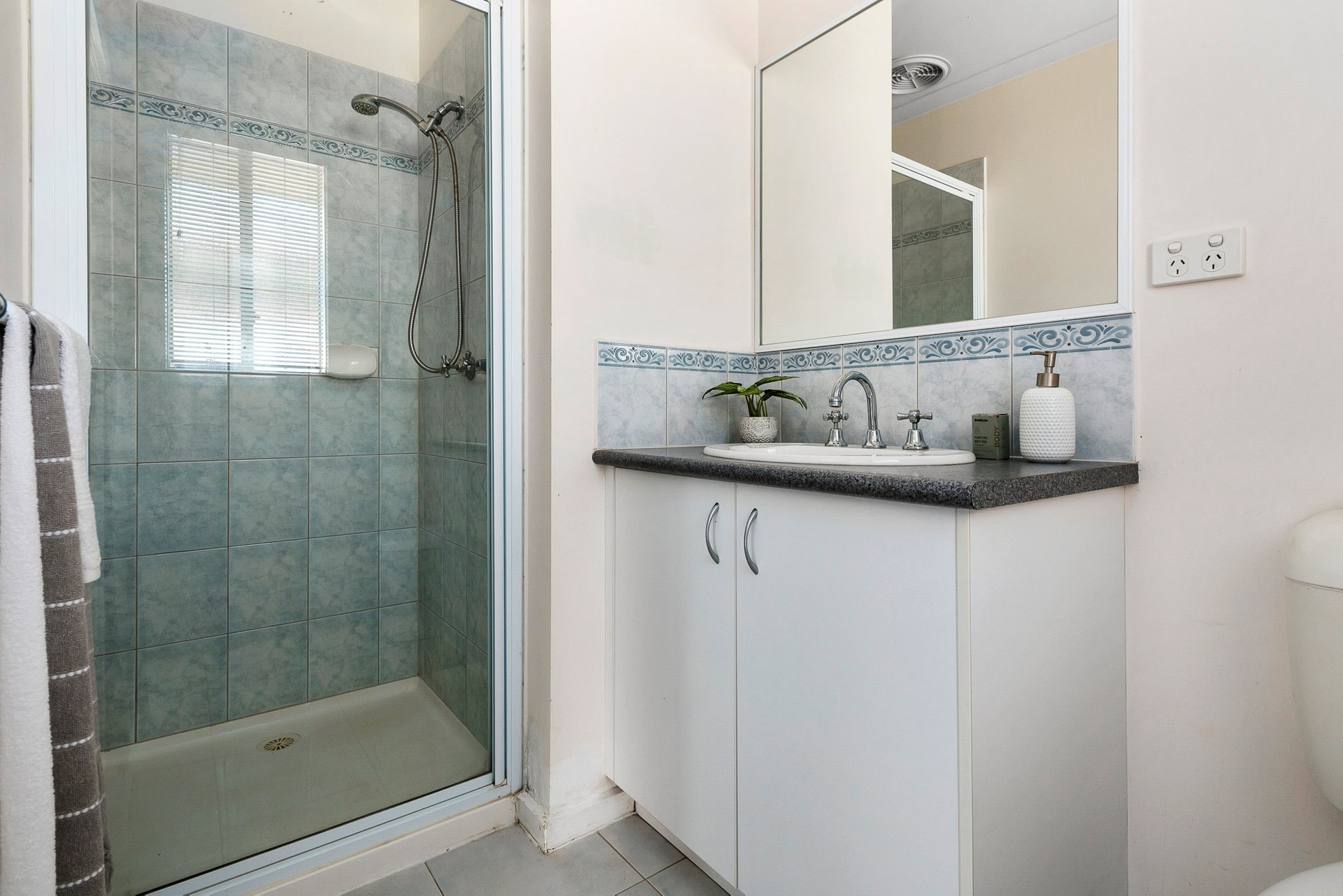 Property Gallery Thumbnail 9