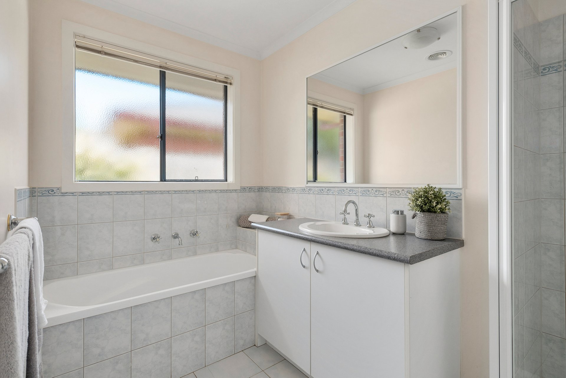 Property Gallery Thumbnail 12