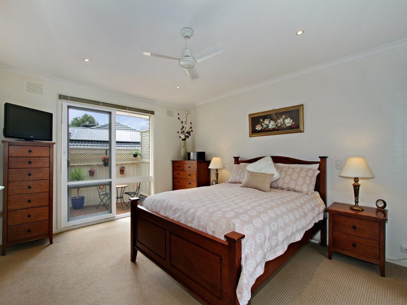 8 Plumtree Rise, Croydon Hills image 16