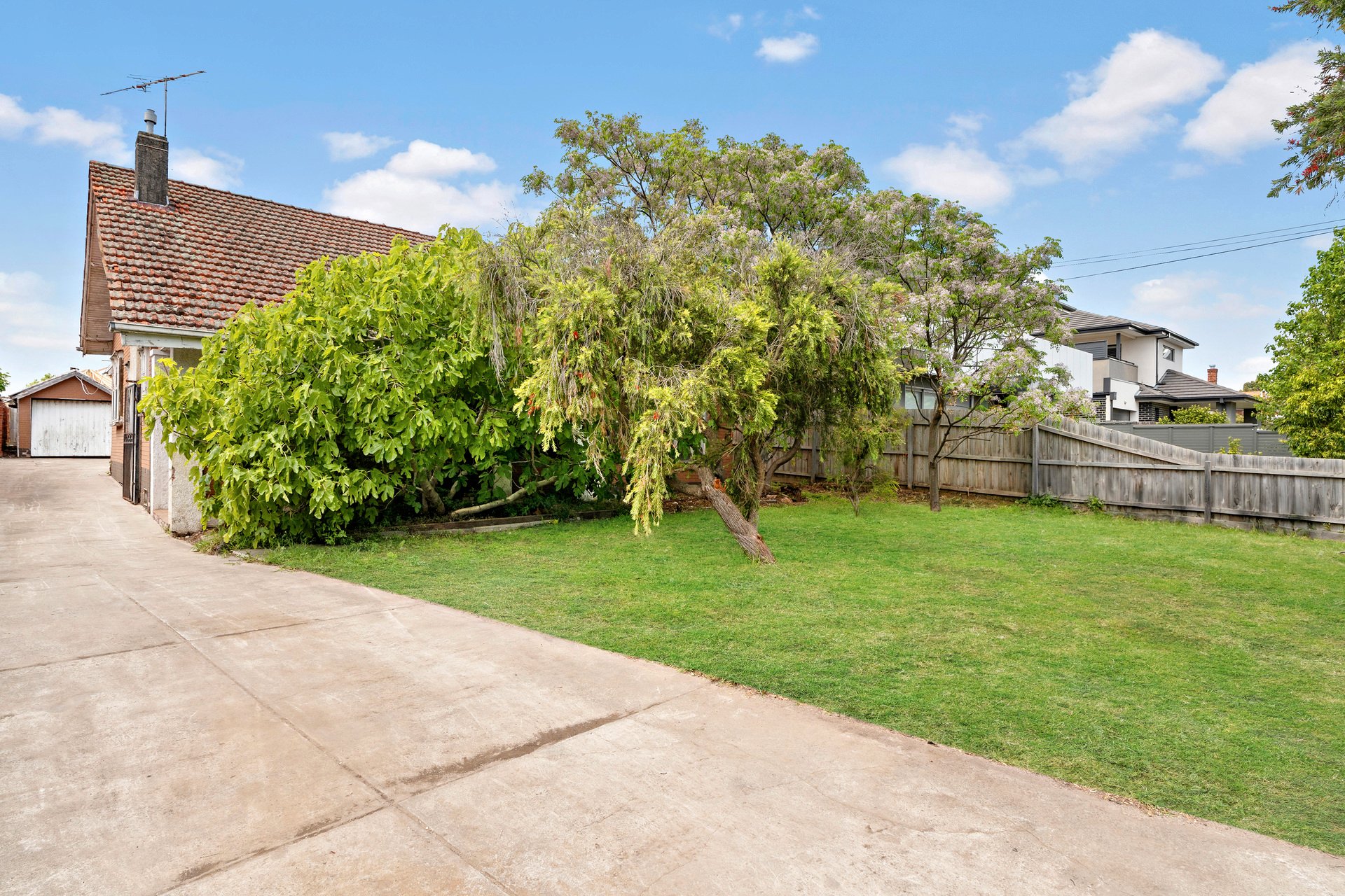 Property Gallery Thumbnail 2