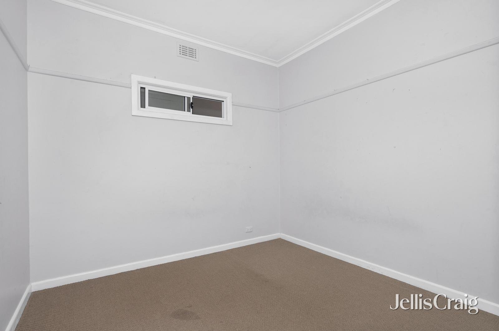 8 Prince Street, Alfredton image 4