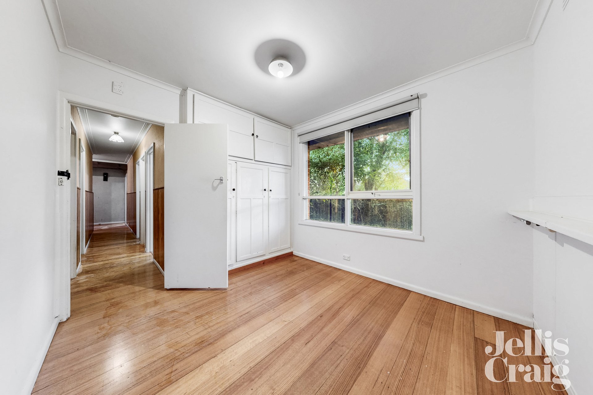 8 Princes Court, Blackburn South image 5