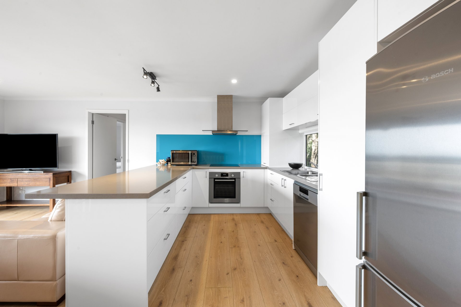 8 Rainbow Court, Rye image 3