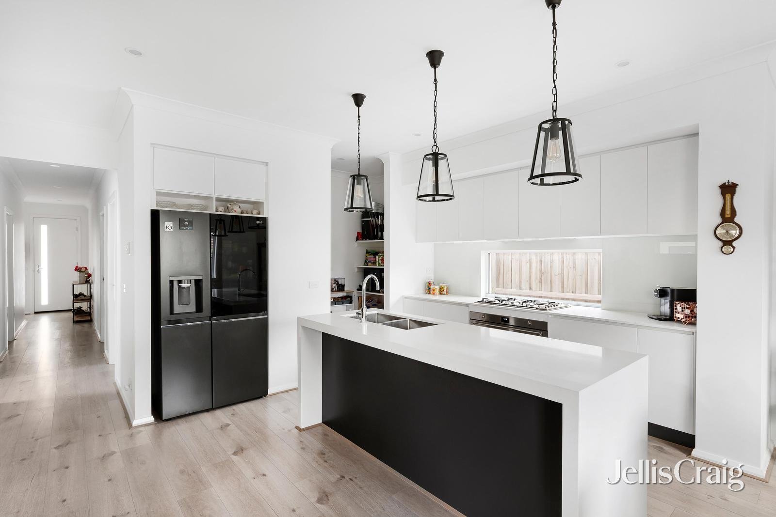 8 Ram Circuit, Wallan image 3