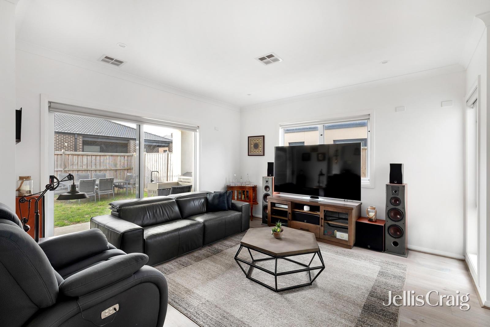 8 Ram Circuit, Wallan image 6