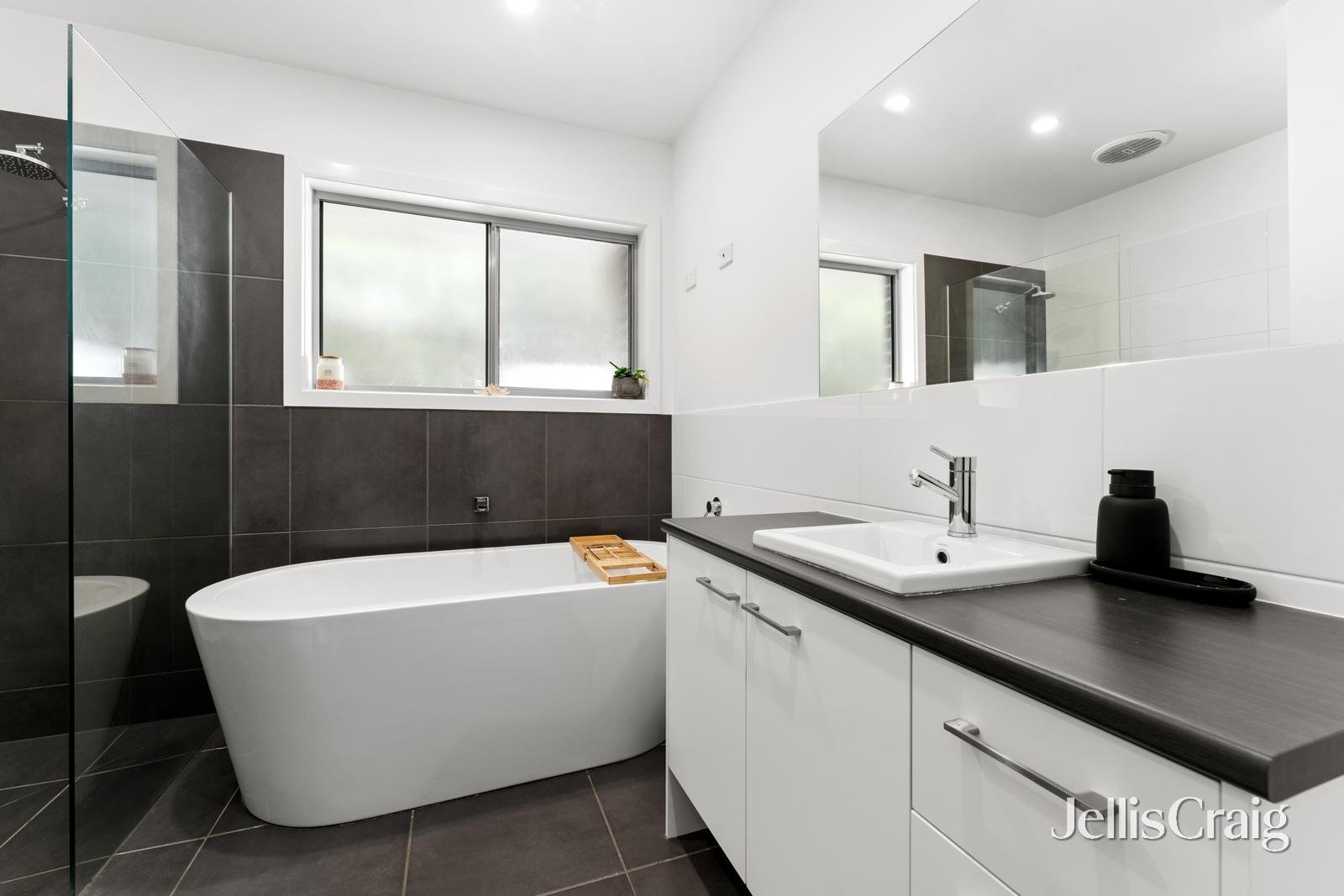 8 Rampling Way, Nerrina image 12