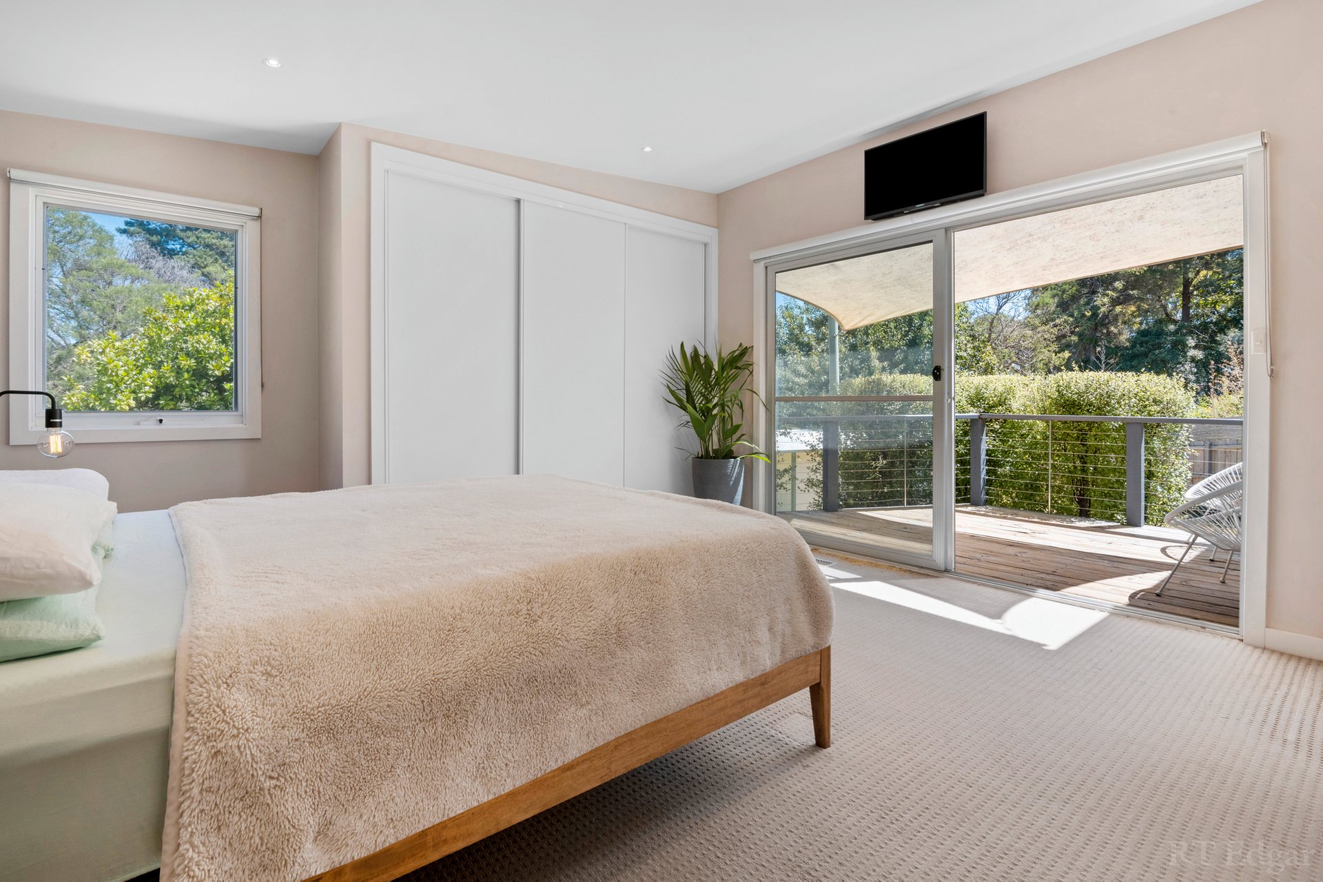 Property Gallery Thumbnail 5
