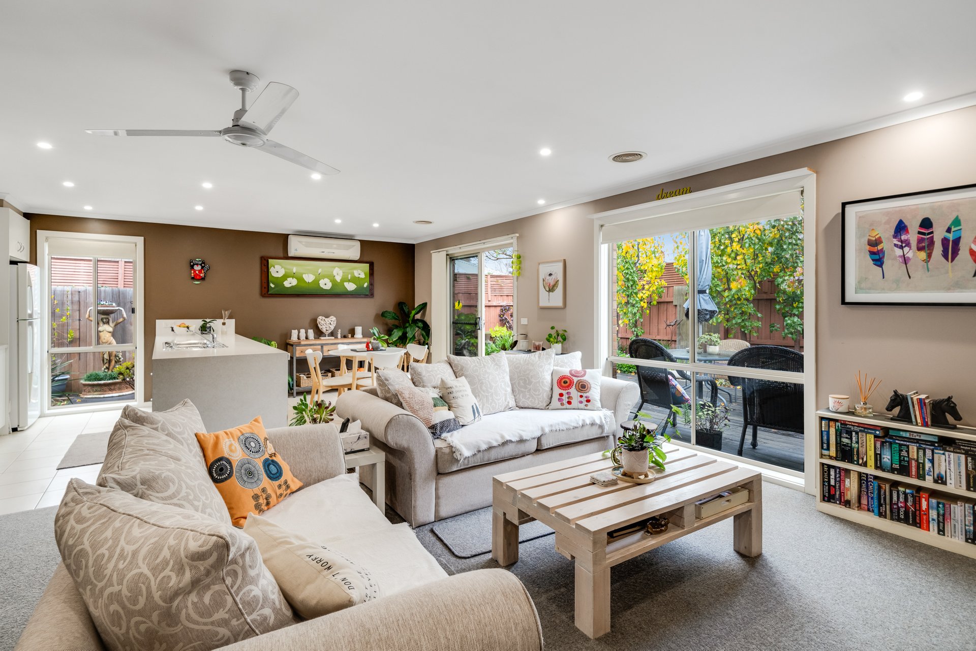 8 Redgum Court, Belmont image 2