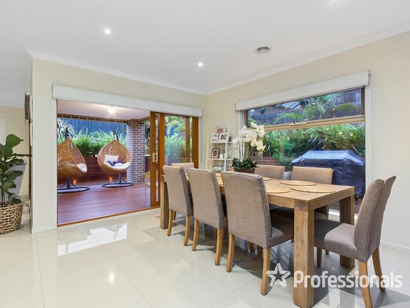 8 Regent Avenue, Mooroolbark image 7