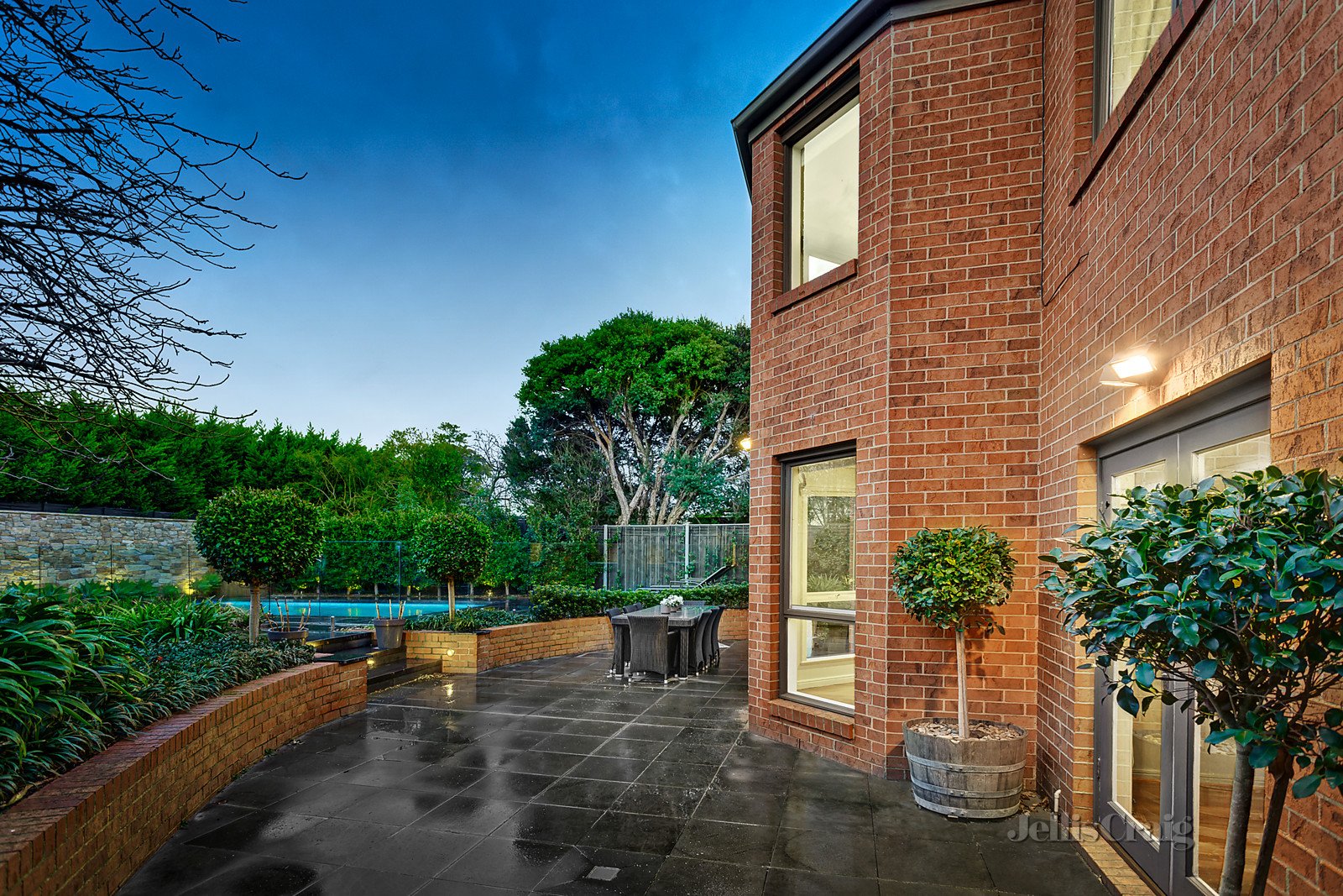 8 Renwick Street, Glen Iris image 6