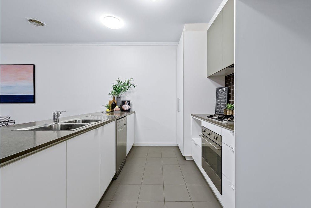 8 Richmond Circuit, Mulgrave image 2