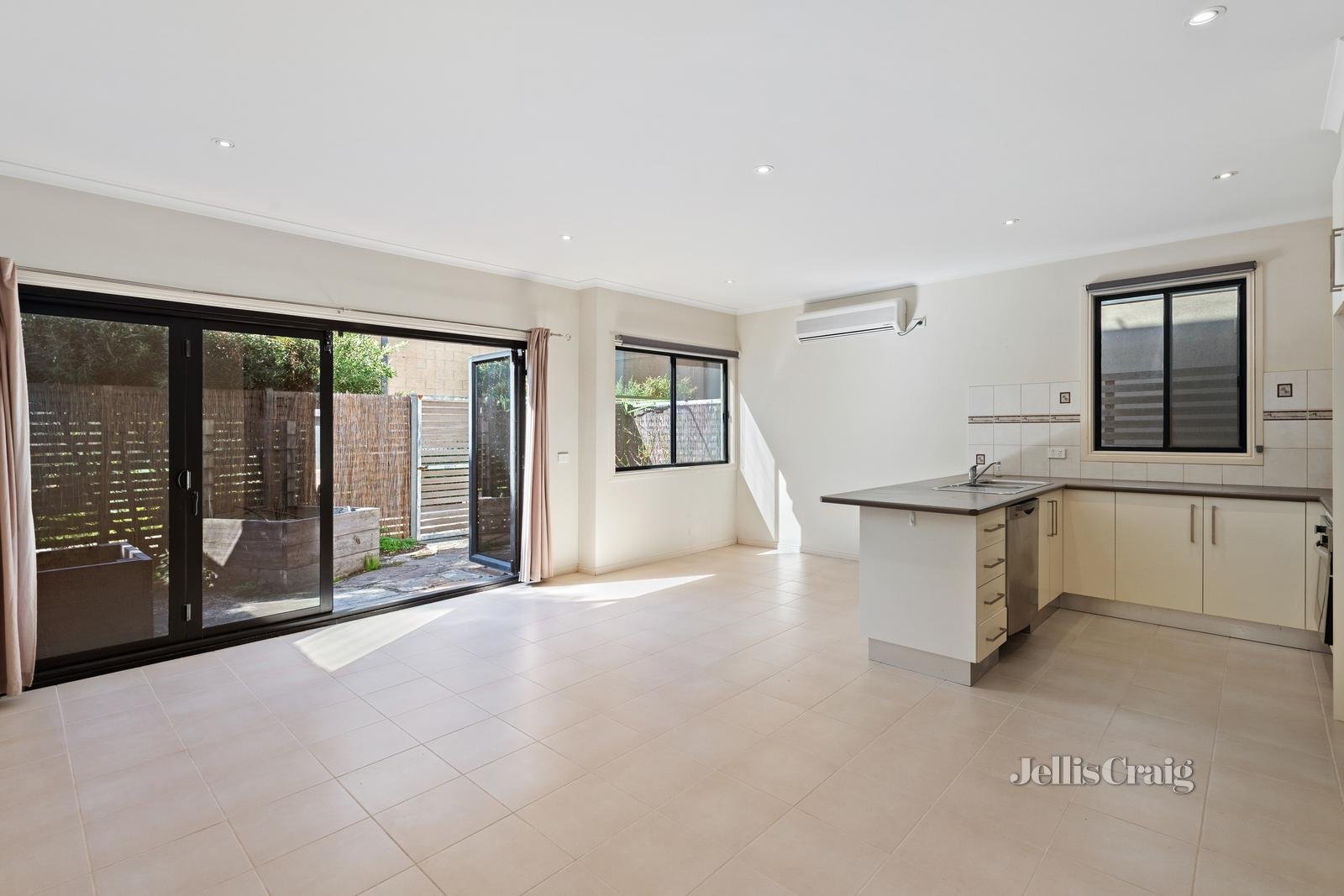 8 Ruby Lane, Greensborough image 3