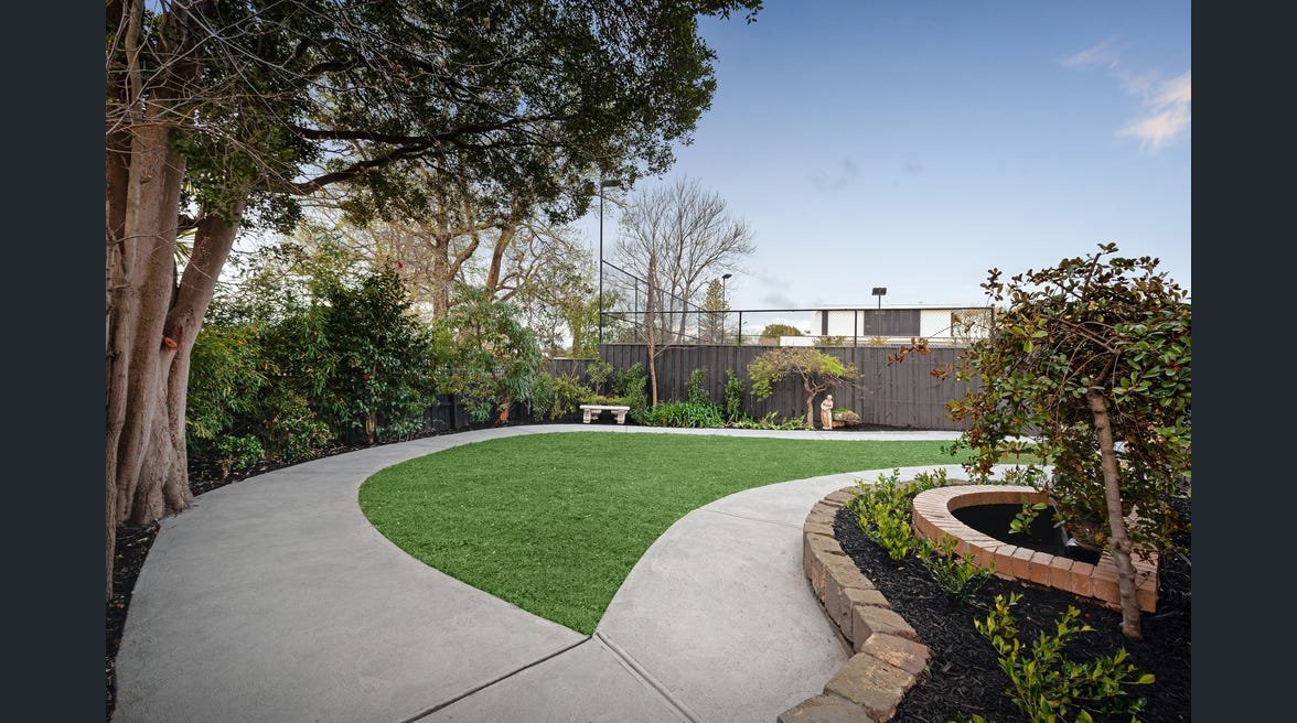 8 Ruhbank Avenue, Balwyn image 14