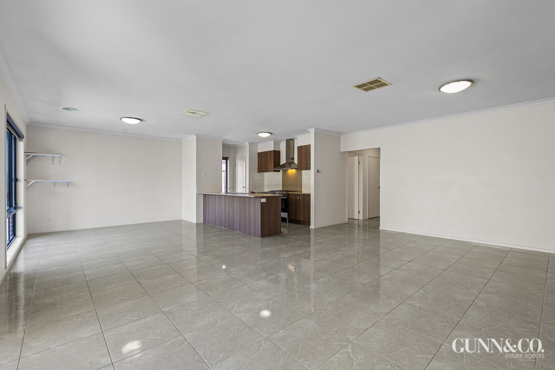 8 Santorini Crescent, Point Cook image 6