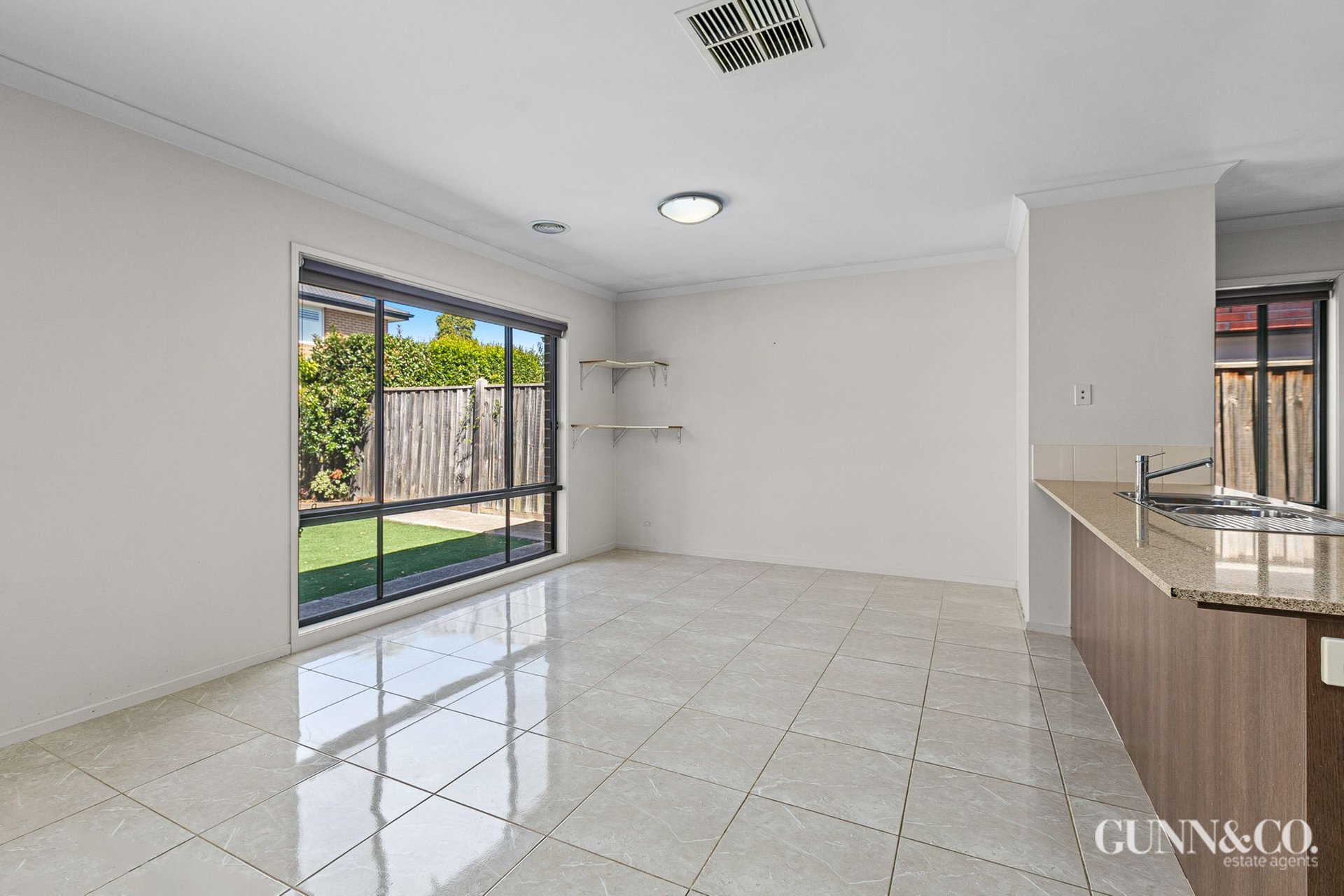 8 Santorini Crescent, Point Cook image 7