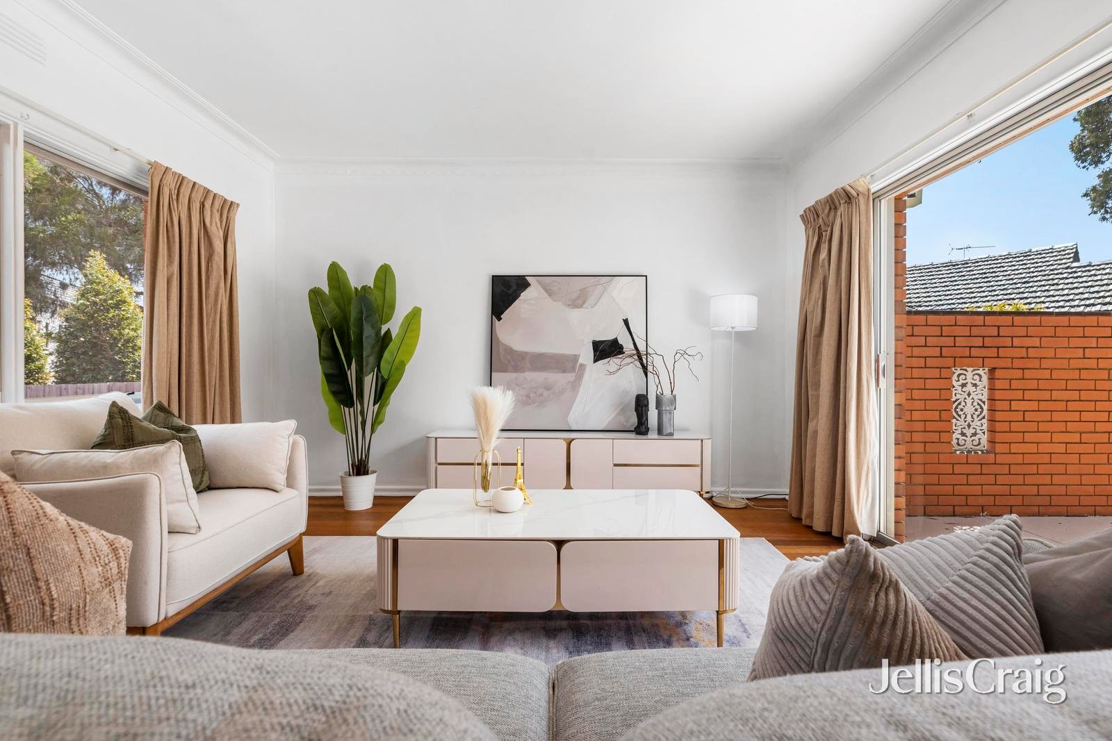 8 Sartre Court, Glen&nbsp;Waverley image 2