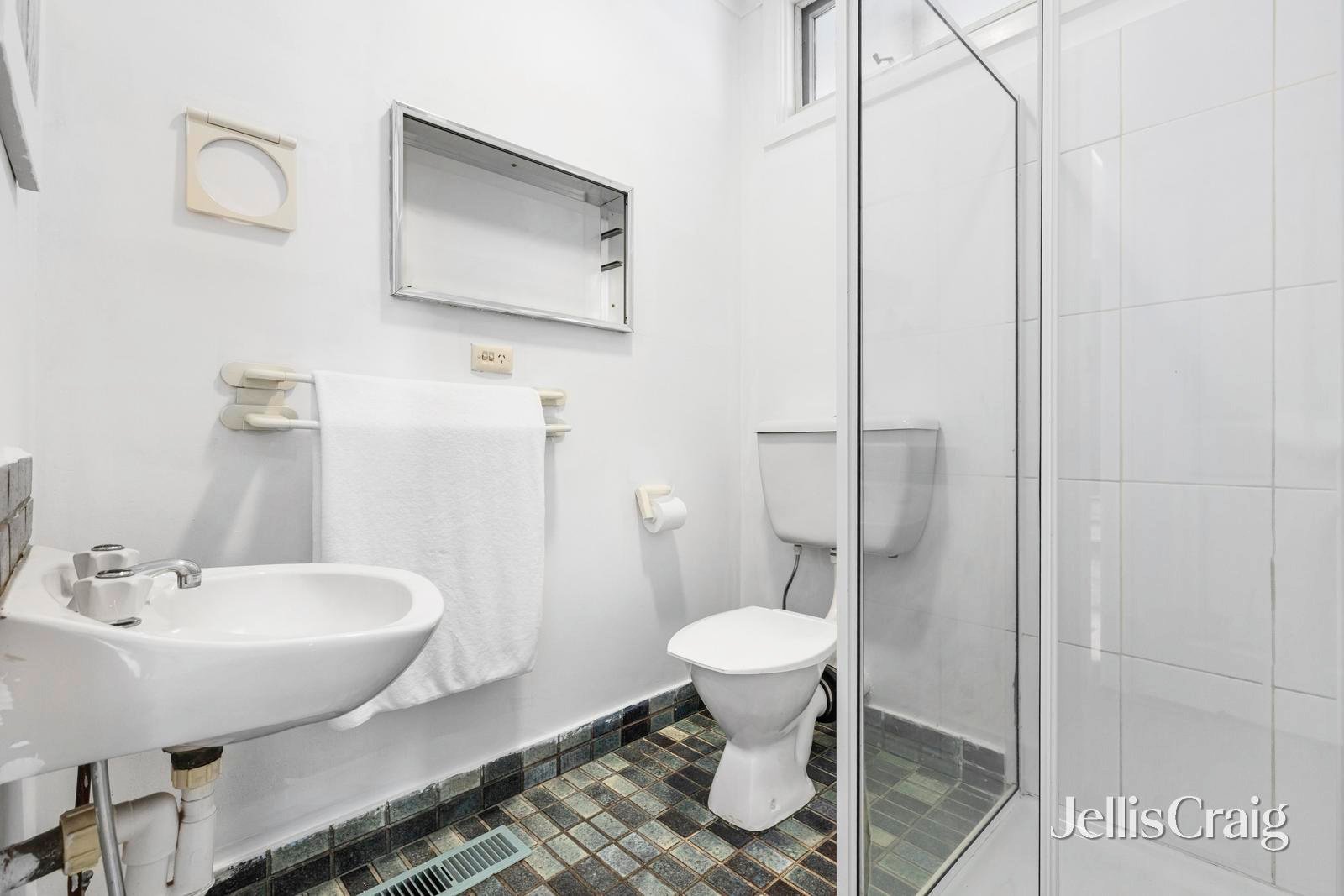 8 Sartre Court, Glen&nbsp;Waverley image 12
