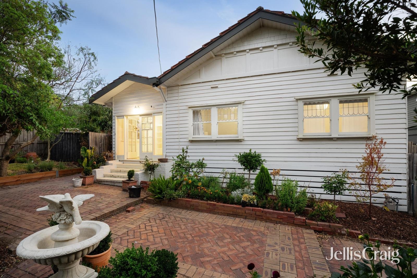 8 Scottsdale Street, Surrey&nbsp;Hills image 2