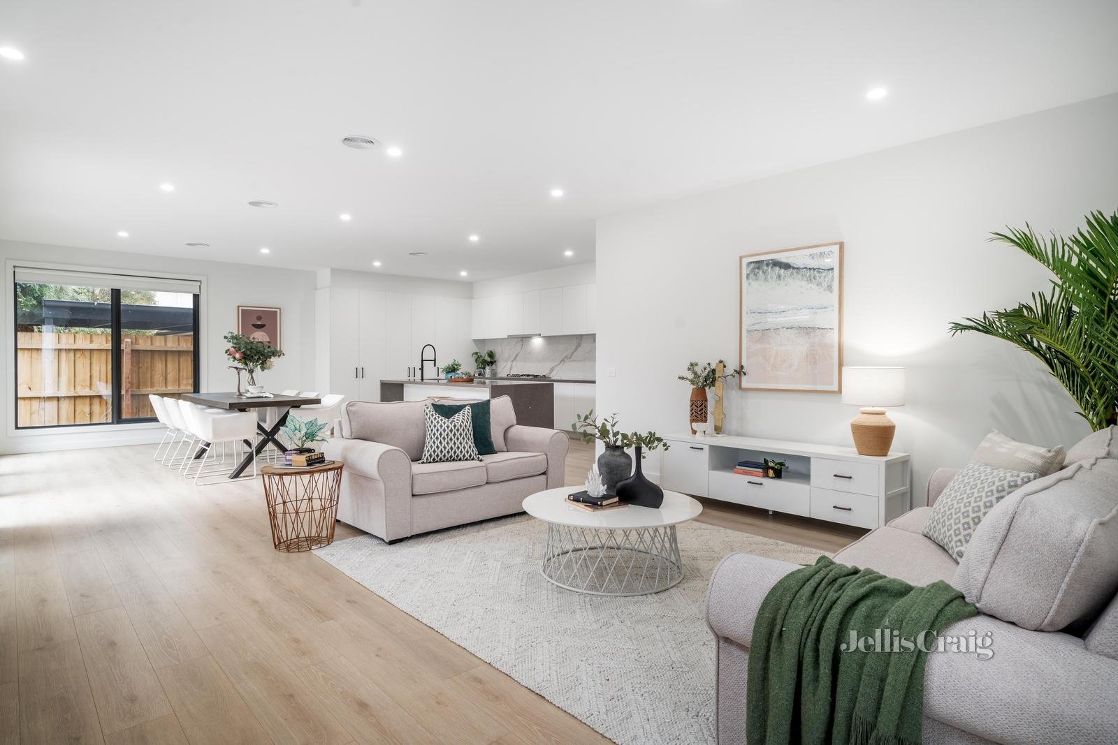 8 Selwyn Court, Mulgrave image 2