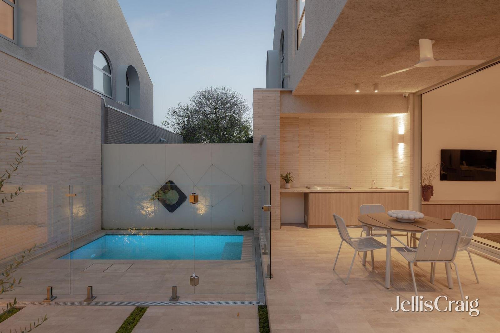 8 Sharp Street, Northcote image 9
