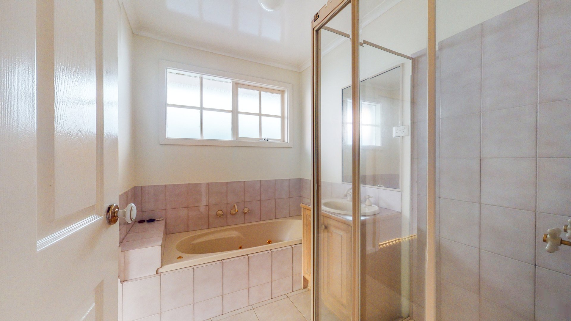 8 Shepreth Street, Surrey Hills image 5