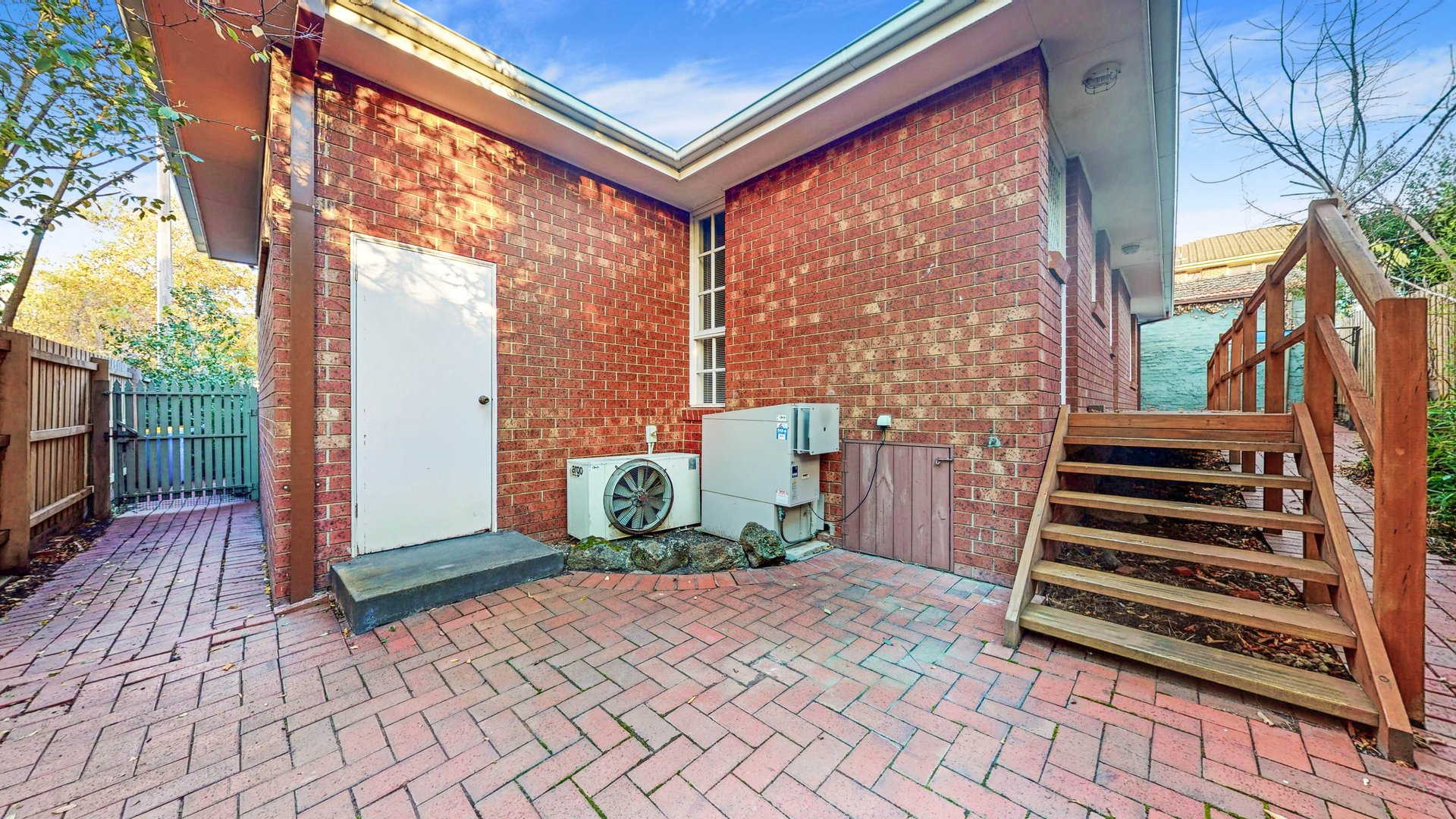 8 Shepreth Street, Surrey Hills image 9