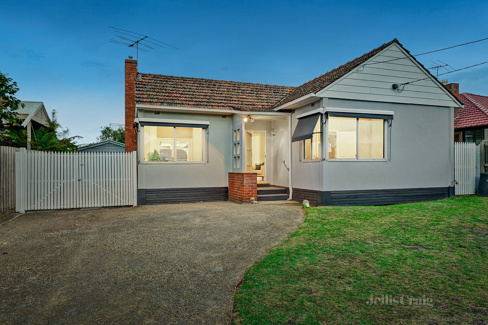 8 Simmonds Street, Hughesdale image 1