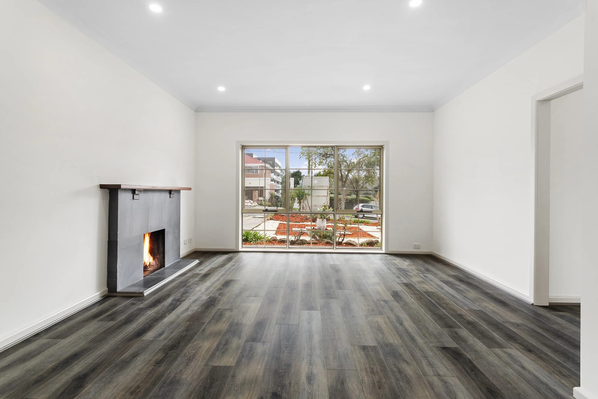 8 Somers Court, Glen Waverley image 2