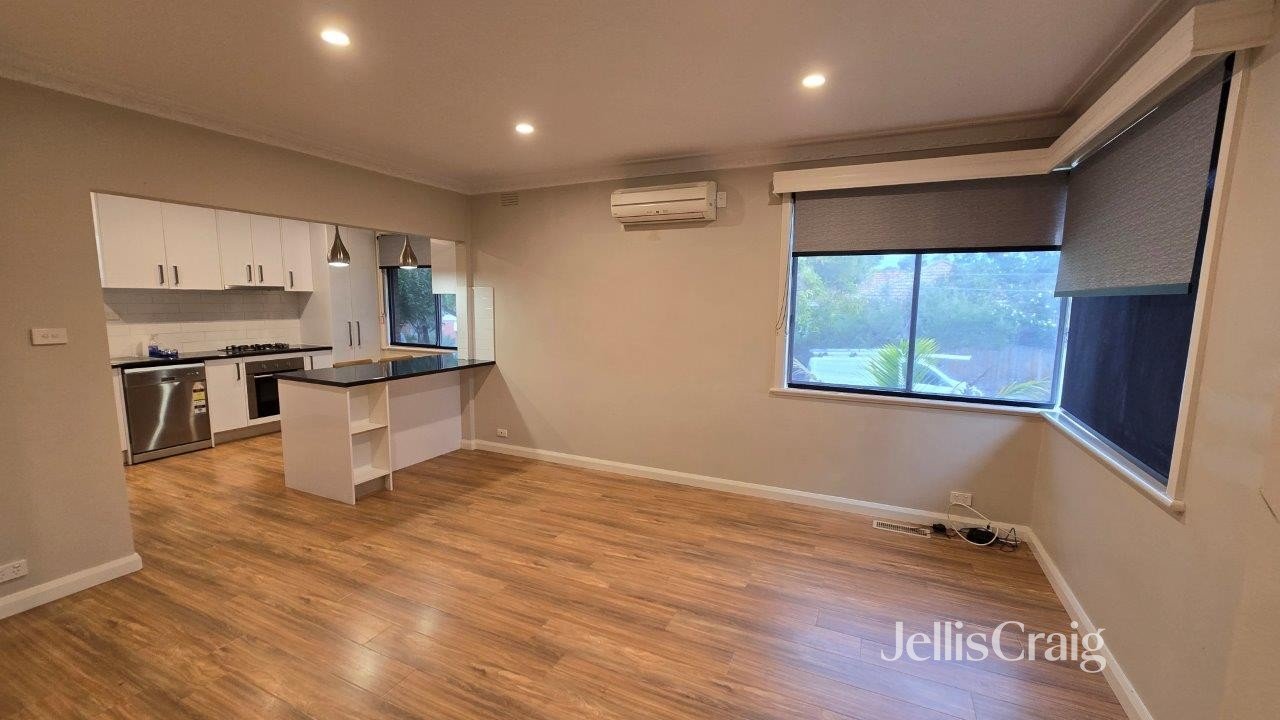 8 Southam Street, Brunswick&nbsp;West image 2