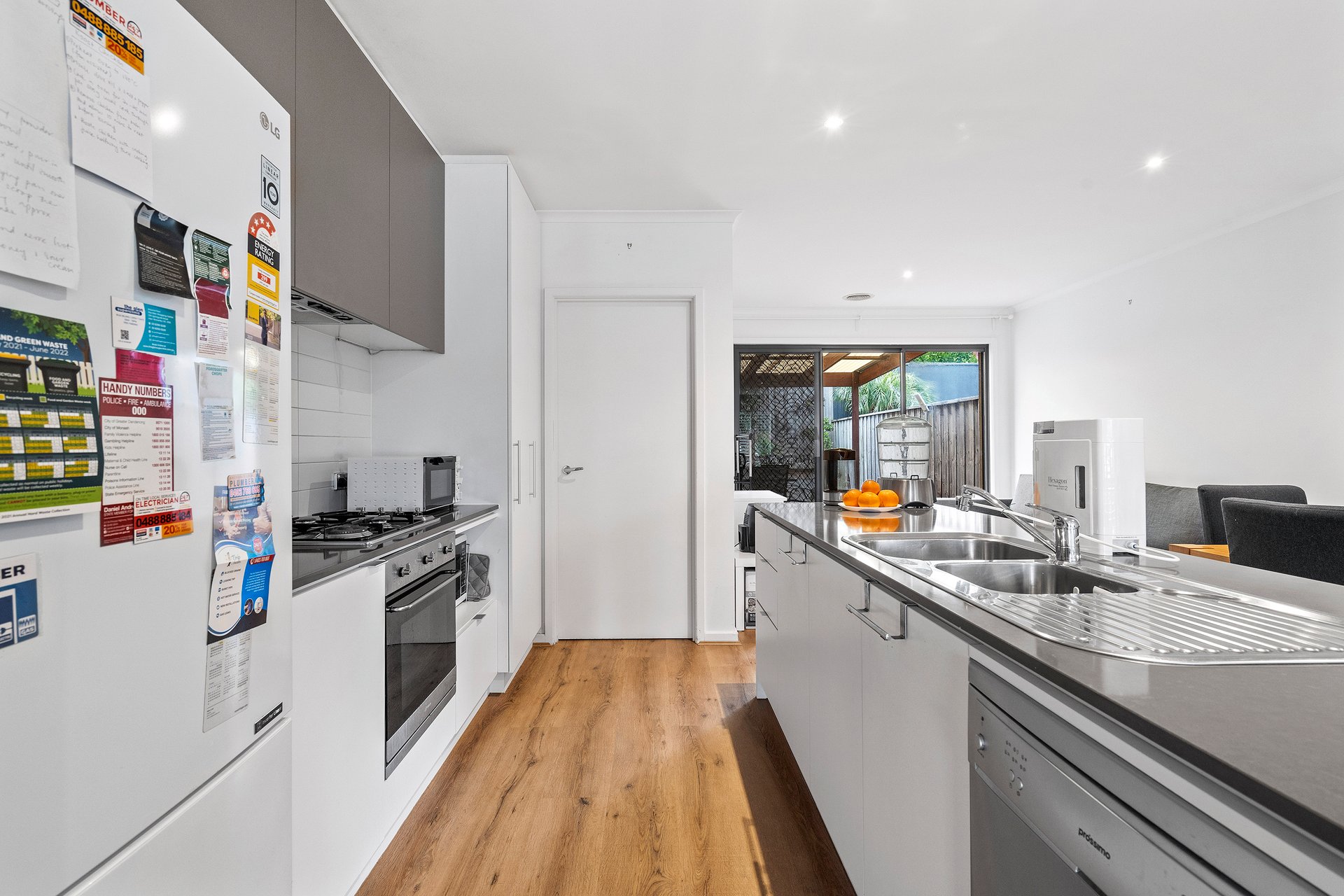 8 St James Park Drive, Mulgrave image 1