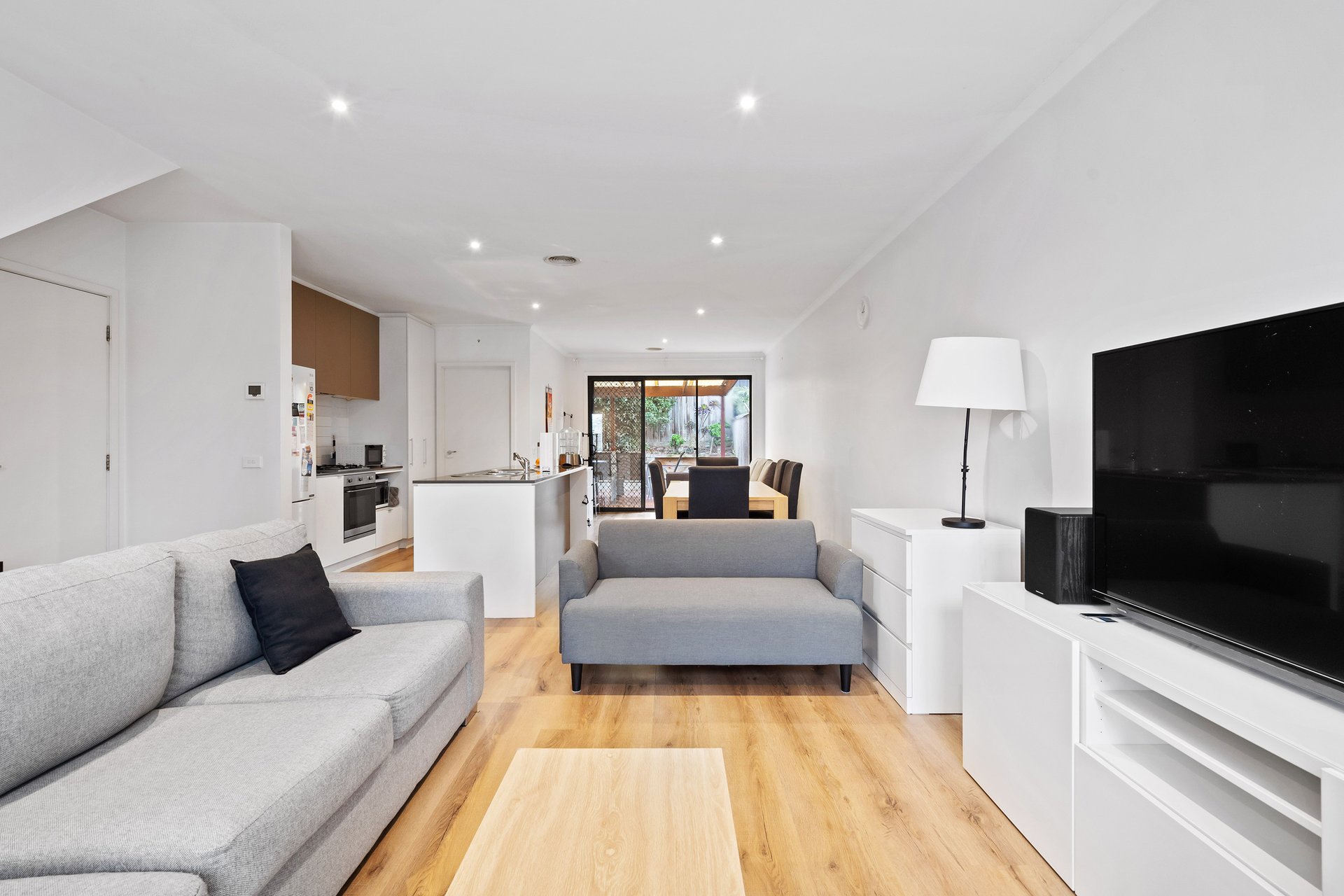 8 St James Park Drive, Mulgrave image 3