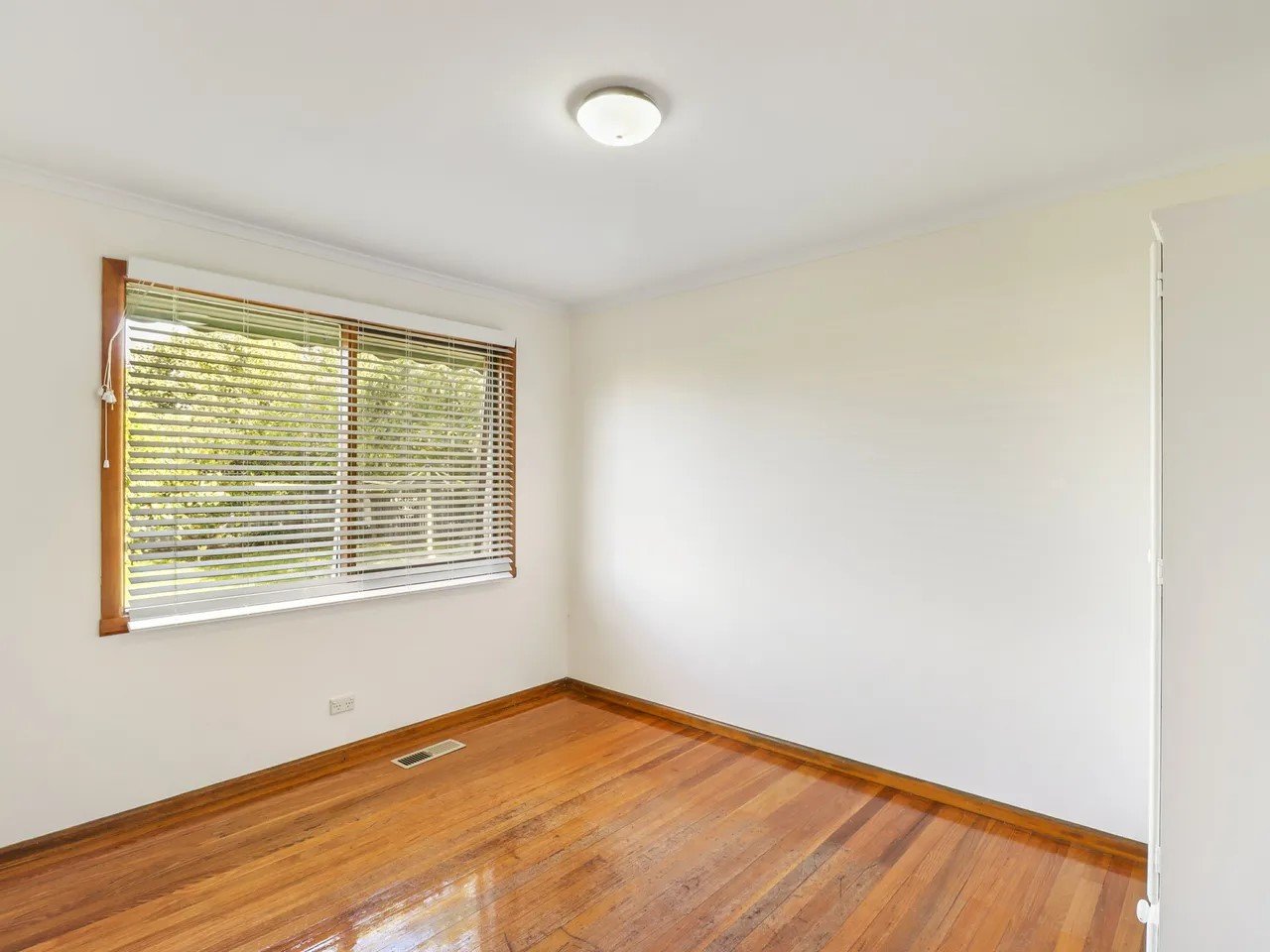 8 St James Street, St Albans Park image 5