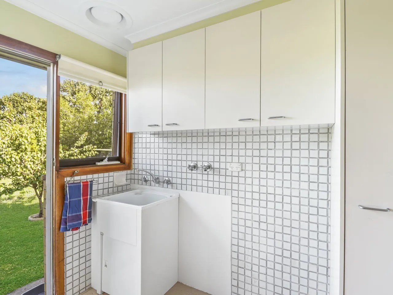 8 St James Street, St Albans Park image 8