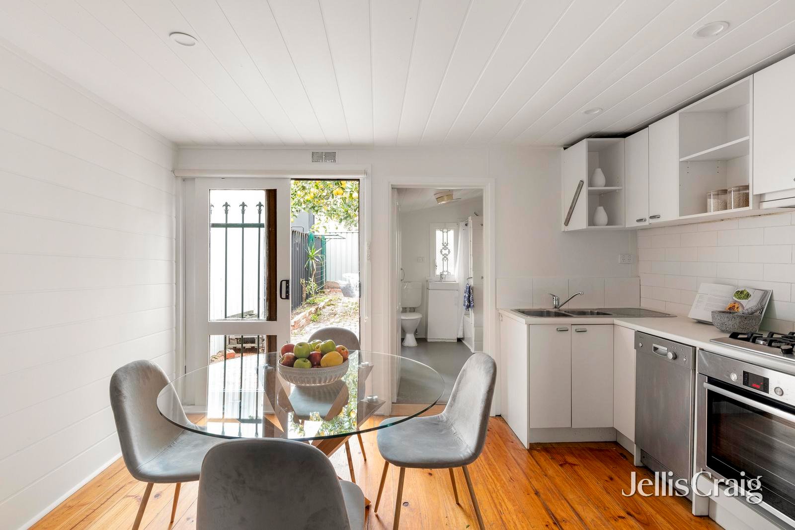 8 Stafford Street, Abbotsford image 3