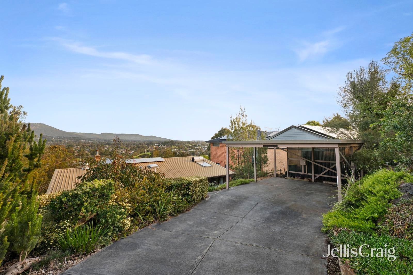 8 Struan Avenue, Mooroolbark image 2