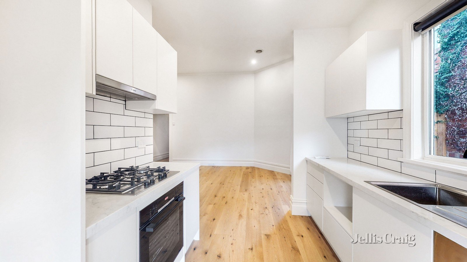 8 Stuart Street, Armadale image 2